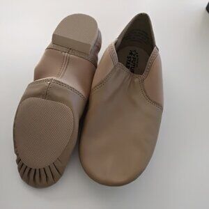 Capezio Future Star jazz shoes. NEW (no box)